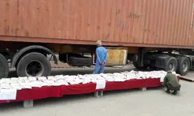 جاساز محموله میلیاردی  مواد افیونی  شیشه در کامیون باری 