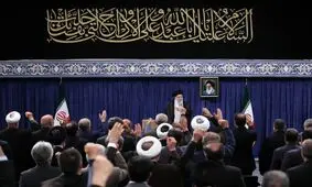 رهبر انقلاب: همه بدانند خدای متعال نصرت را برای ملّت ایران تضمین کرده است/ همگان اعم از روزنامه‌نگار، قاضی، مسئول دولتی، روحانی و امام‌جمعه موظف به صیانت و حفاظت از اتحاد ملی هستند