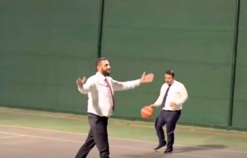 بازی بسکتبال میان الجولانی و فرمانده سنتکام در بدو ورود به آمریکا/ ویدئو

