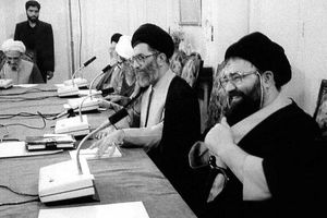 حکم ۲ رهبر پای متمم قانون اساسی ایران

