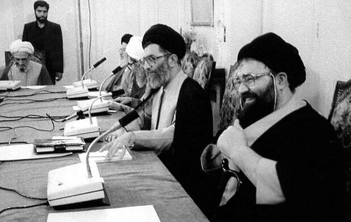حکم 2 رهبر پای متمم قانون اساسی ایران