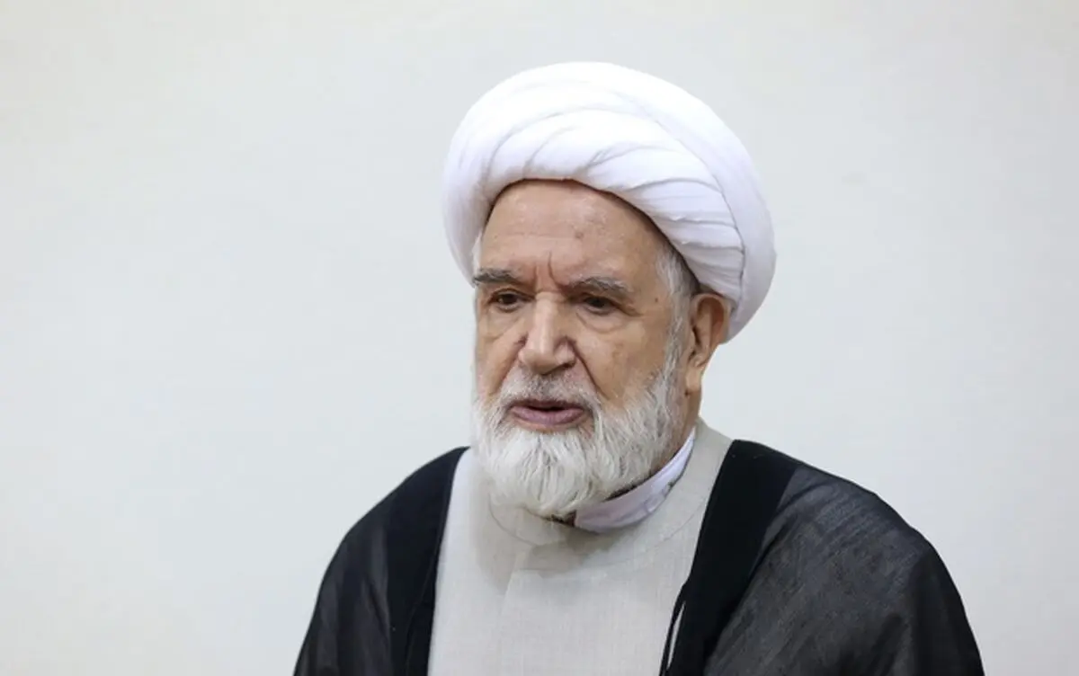 دیدار مهدی کروبی با جمعی از فعالان سیاسی و گریزی به موضوع انتخابات 88 و 84/ عکس
