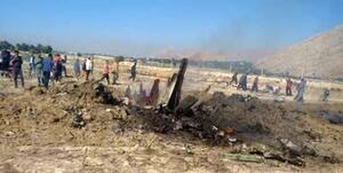 یک فروند هواپیمای نظامی در کازرون سقوط کرد

