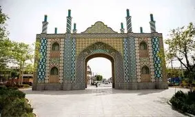 سفر در زمان؛ زنان در حال شستن لباس در کنار خیابان در دروازه غار؛ سال 58 