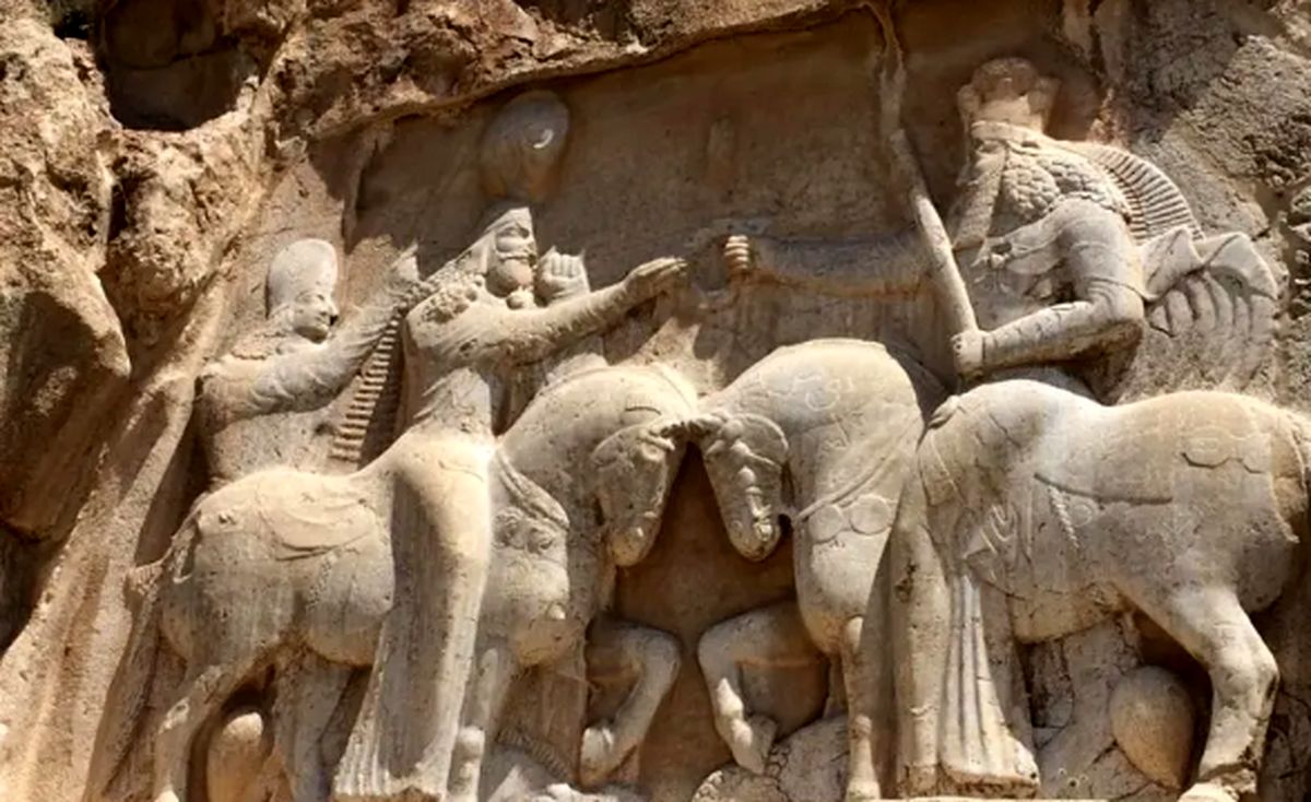 طبقهبندی اجتماعی ایرانیان با توجه به اوضاع سیاسی ساسانیان