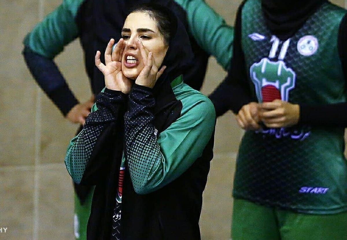 بانوی والیبالیست ایرانی در کنار همسر فوتبالیستش/ عکس