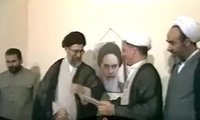 نصب نشان فتح بر سینه یکی از بانیان وضع موجود

