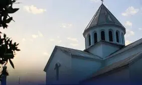 همسایگی جالب کلیسا و مسجد در شهر آبادان