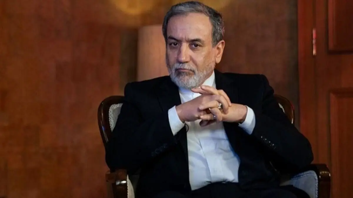 خبرنگار آمریکایی: تروئیکای اروپا با عراقچی رایزنی می‌کنند