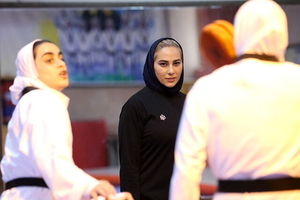مهروز ساعی سرمربی خودخوانده تکواندوی زنان/ چرا کسی این انتخاب را گردن نمی‌گیرد؟


