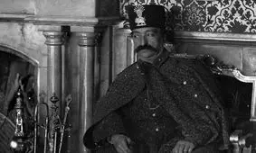 حیرت ناصرالدین شاه از دیدن دستگاه‌های فیزیوتراپی