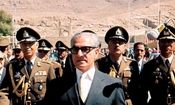 سفر در زمان؛ «محمدرضا پهلوی در حال قدم زدن در فرانسه»؛ سال 1353 