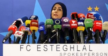 توضیح عجیب سخنگوی استقلال به هواداری از پرسپولیس/ ساعده سیما: اگر مشکلی پیش آمد نقدها را می‌پذیرم!
