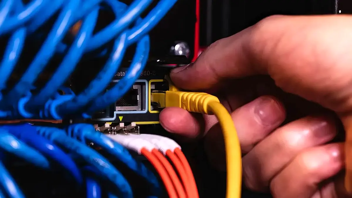 معاون وزیر ارتباطات: انشاالله امروز یا فردا اینترنت وصل می‌شود