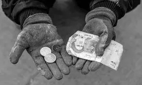 معاوضه اثاثیه منزل با برنج و روغن/ تصویری عجیب از رشد فقر