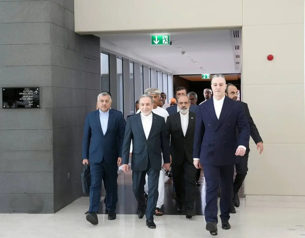 مذاکرات مسقط راهی به‌سوی توافق گشود؟ / تهران و واشنگتن بدون بیانیه مشترک، میز مذاکره را ترک کردند / تحریم، اولین واکنش کاخ سفید به دور تازه گفتگوها