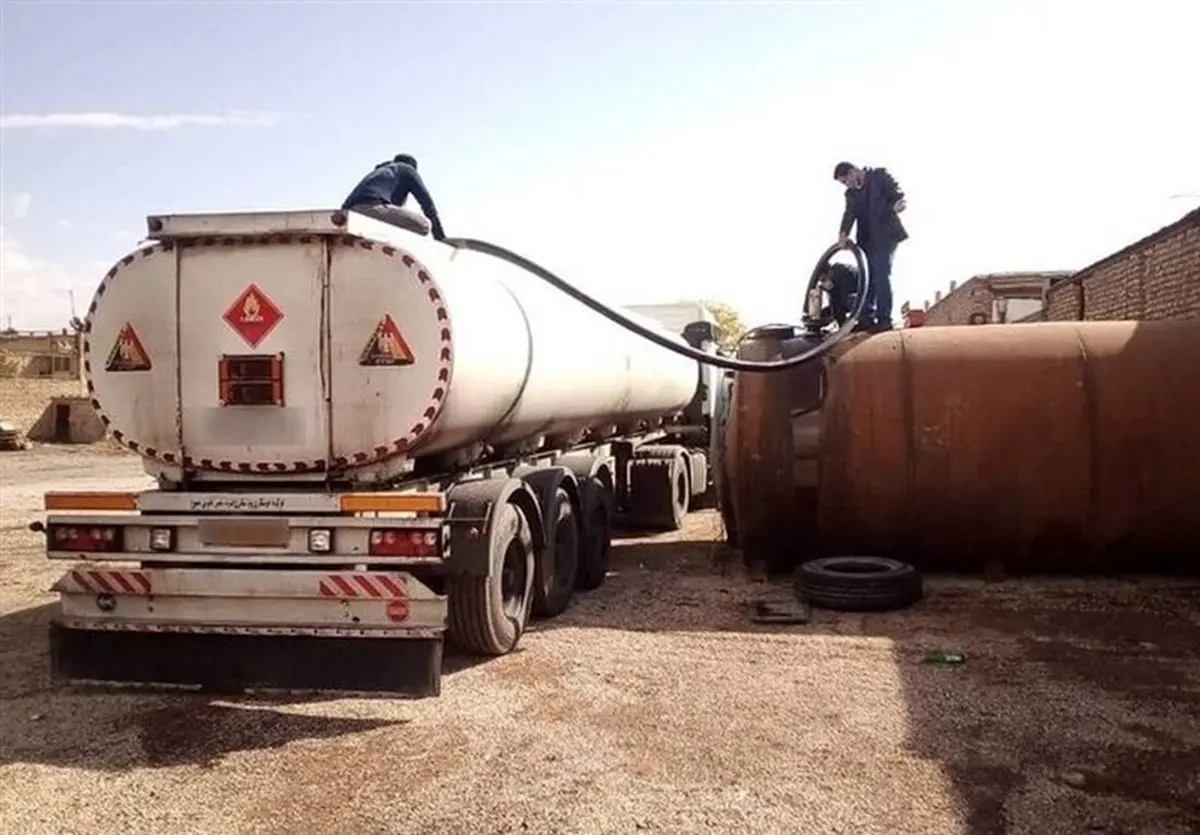 کشف 40 هزار لیتر سوخت قاچاق در آب‌های میناب