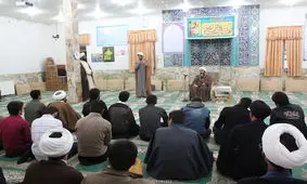 زیبایی پسران، شرط طلبگی و گزینش مدرسه یکی از روحانیون بوده است