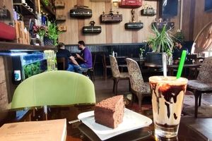 یک کافه در قم به دلیل «افتتاح بدون مجوز و برگزاری مراسم همراه با موسیقی زنده» برای همیشه پلمب شد