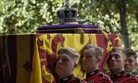 تئوری توطئهٔ «ملکه بریتانیا در تابوت نیست» / جسد چگونه ۱۱ روز تازه نگه داشته می‌شود؟