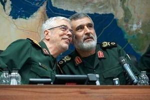 سفر به تاریخ؛ «سردار حاجی زاده و سردار سلیمانی» در کنار «سید حسن نصرالله»/ عکس

