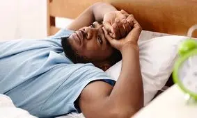 عوارض کم خوابی؛ از اشتهای کاذب تا اسپاسم چشم