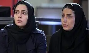 پگاه آهنگرانی و باران کوثری در حال جمع‌آوری رای برای محمد خاتمی/ ویدئو