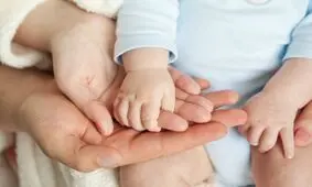 ۵ دلیل اول خانواده‌ها برای بچه دار نشدن به روایت عباس عبدی/ ویدئو