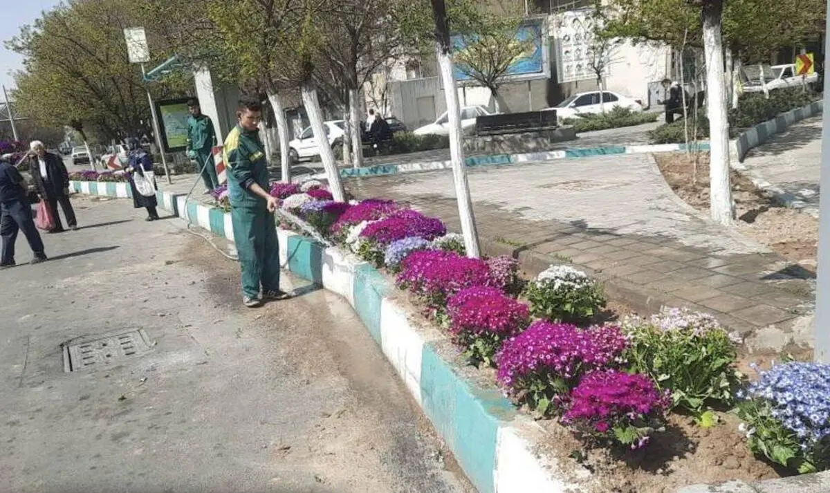 زندگی در تهران در جریان است
