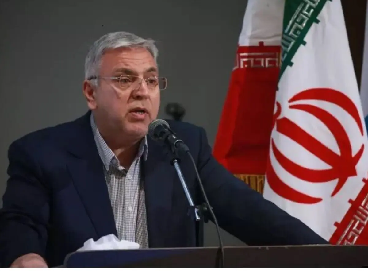 ما به دنبال بمب هسته‌ای نیستیم، اگر اجازه می‌دادند ساخت آن برای ما مشکلی نبود/ هزینه نساختن بمب اتمی از ساخت آن بیشتر است، زیرا شرایط نگهداری مواد داغ سخت است / اگر بخواهند زیر میز بزنند، ما هم می‌زنیم