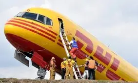 دو نیم شدن هواپیمای شرکت دی اچ ال حین فرود اضطراری/ ویدئو