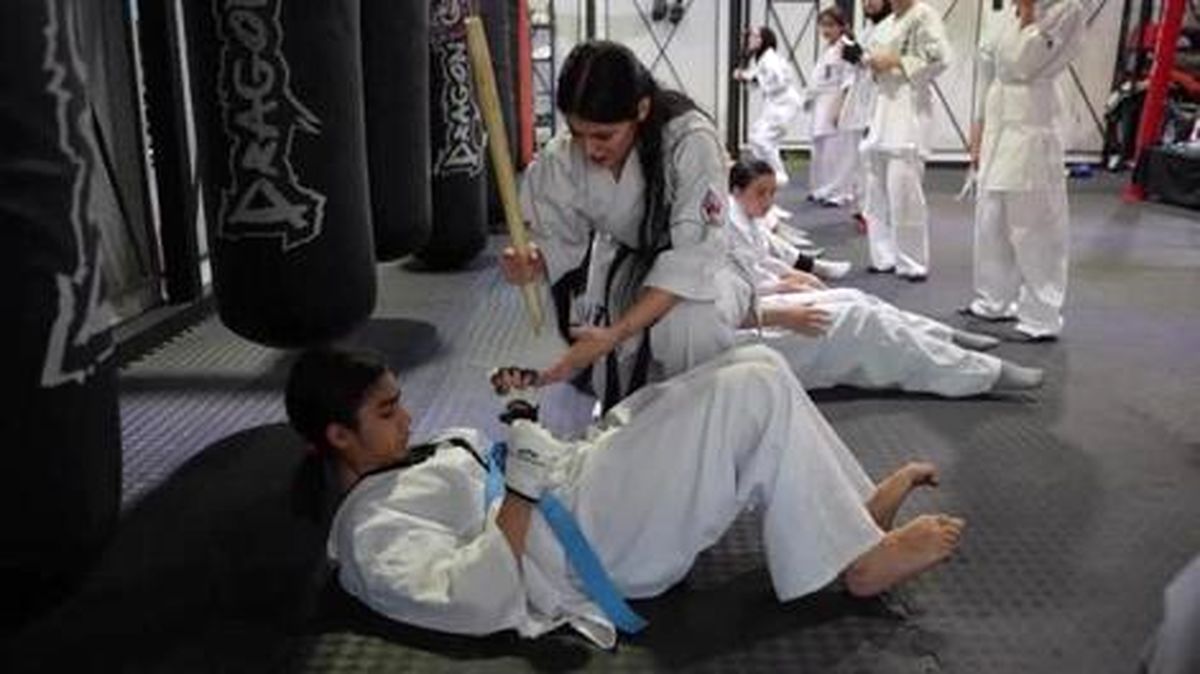 کلاس کاراته زنان عراقی و استقبال آنان با وجود مخالفت های فراوان/ ویدئو
