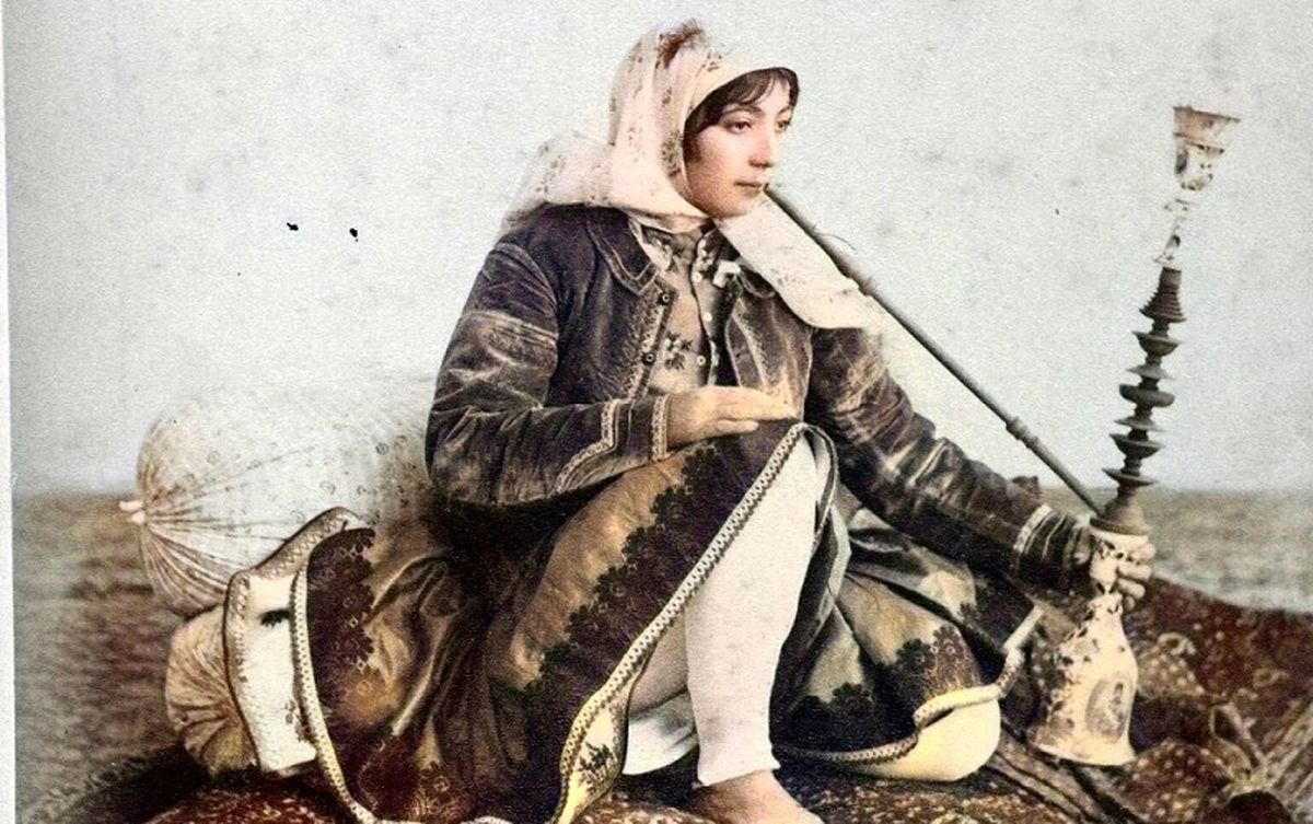 چهره متفاوت زنان عصر قاجار در عکسهای رنگی