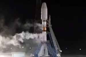 تصاویری از پرتاب ۳ ماهواره ایرانی به فضا/حیرت رسانه های عبری