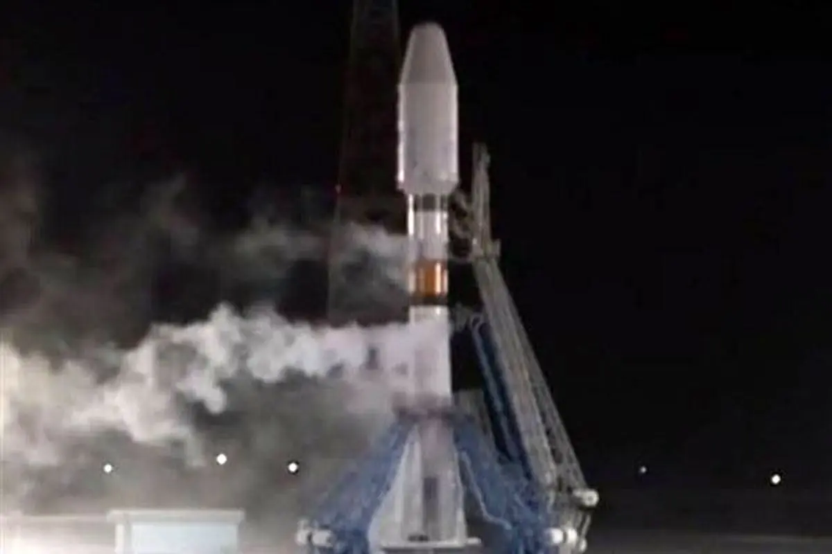 تصاویری از پرتاب ۳ ماهواره ایرانی به فضا/حیرت رسانه های عبری