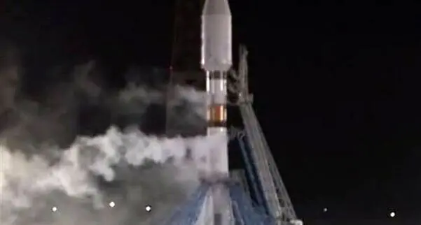 تصاویری از پرتاب ۳ ماهواره ایرانی به فضا/حیرت رسانه های عبری