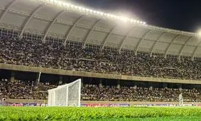 خفگی فوتبال ایران در اتاق بدون اکسیژن؛ مضحکه استانداردسازی ورزشگاه‌ها

