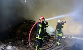 4 عکس از آتش سوزی هولناک در انبار کفش مشهد