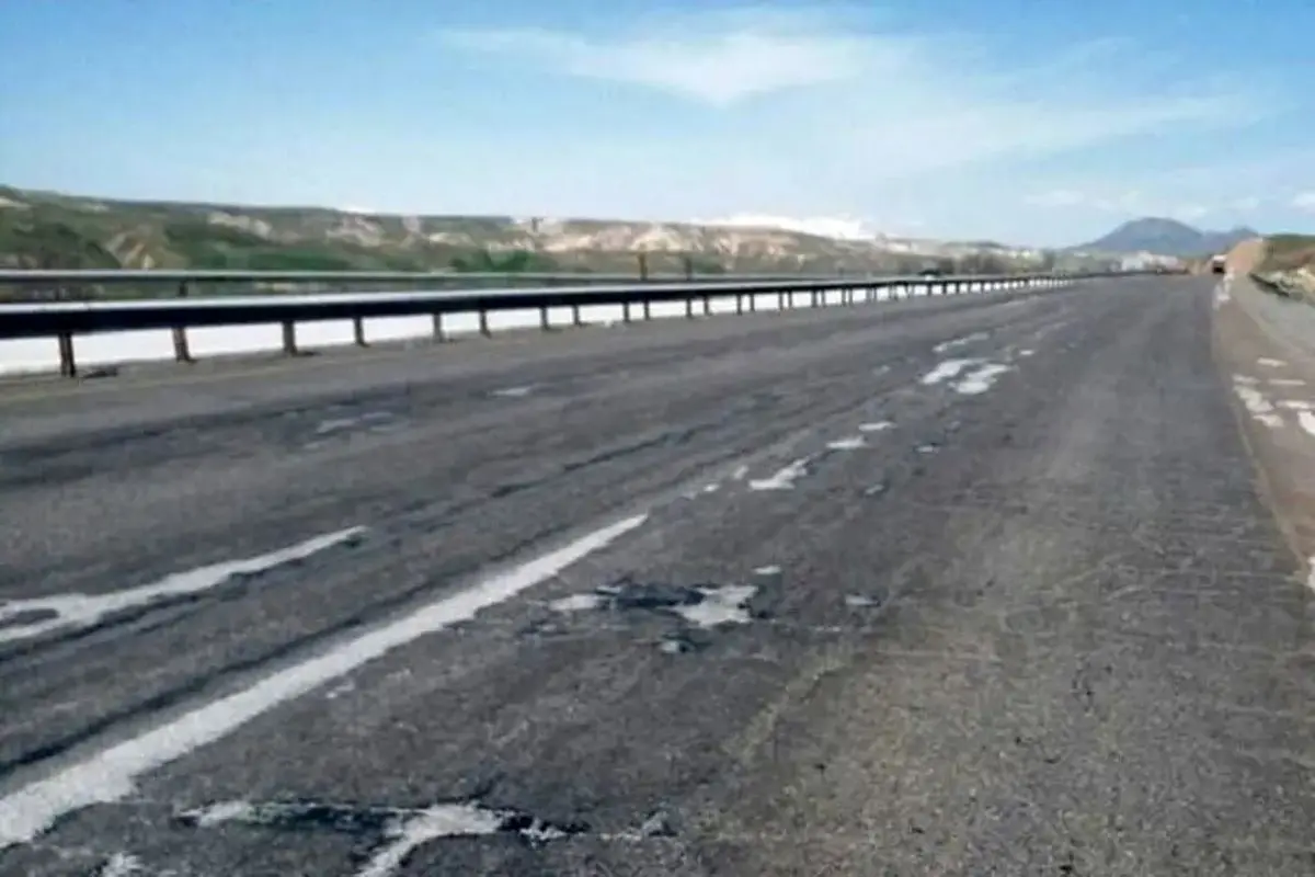 مسدود شدن آزاد راه تبریز - زنجان به دلیل حمله دشمن

