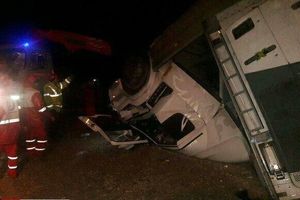 واژگونی اتوبوس درون شهری در اصفهان/ راننده فوت کرد