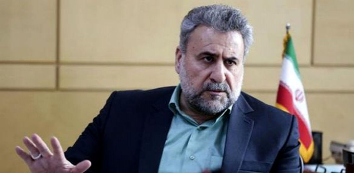فلاحت پیشه : برخی سیاسیون، توپ جمعکن کشورهای خارجی شدهاند / سیاستمداران داخلی به کشور ، «گل به خودی» می زنند