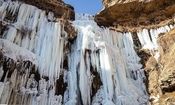 زنده ماندن یک یخ‌ نورد بعد سقوط از ارتفاع ۱۵ متری آبشار خور