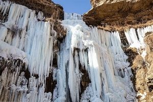 زنده ماندن یک یخ‌ نورد بعد سقوط از ارتفاع ۱۵ متری آبشار خور
