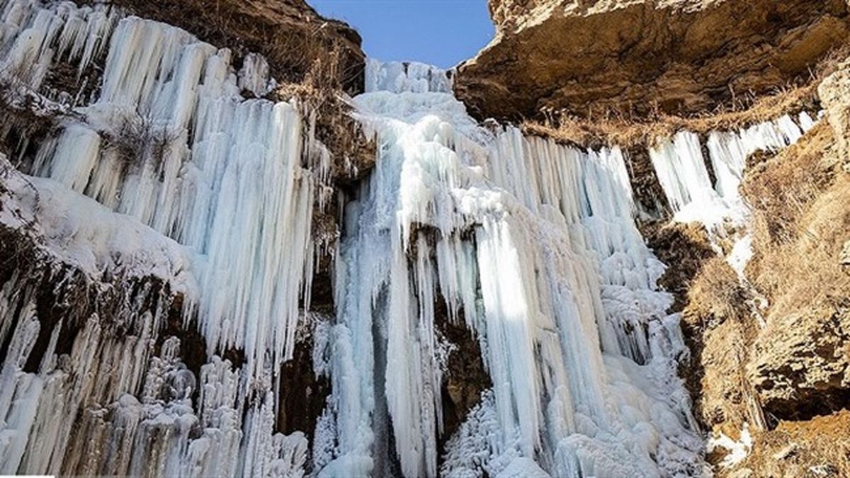 زنده ماندن یک یخ‌ نورد بعد سقوط از ارتفاع ۱۵ متری آبشار خور