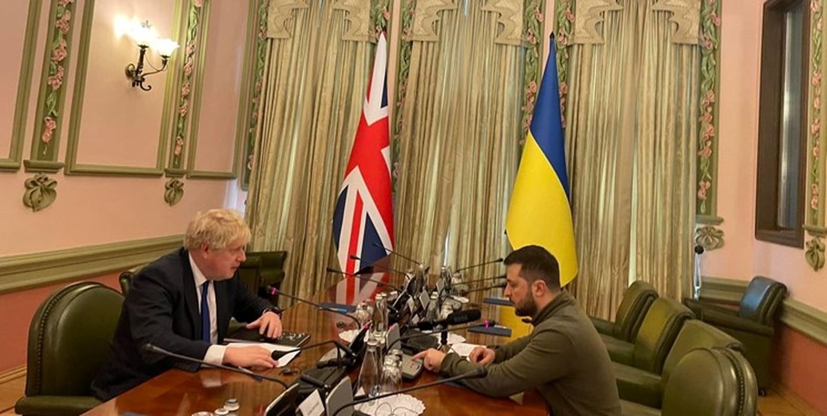 سفر نخستین رهبر گروه ۷ به اوکراین از زمان حمله روسیه / بوریس جانسون در کی‌یف با زلنسکی دیدار کرد