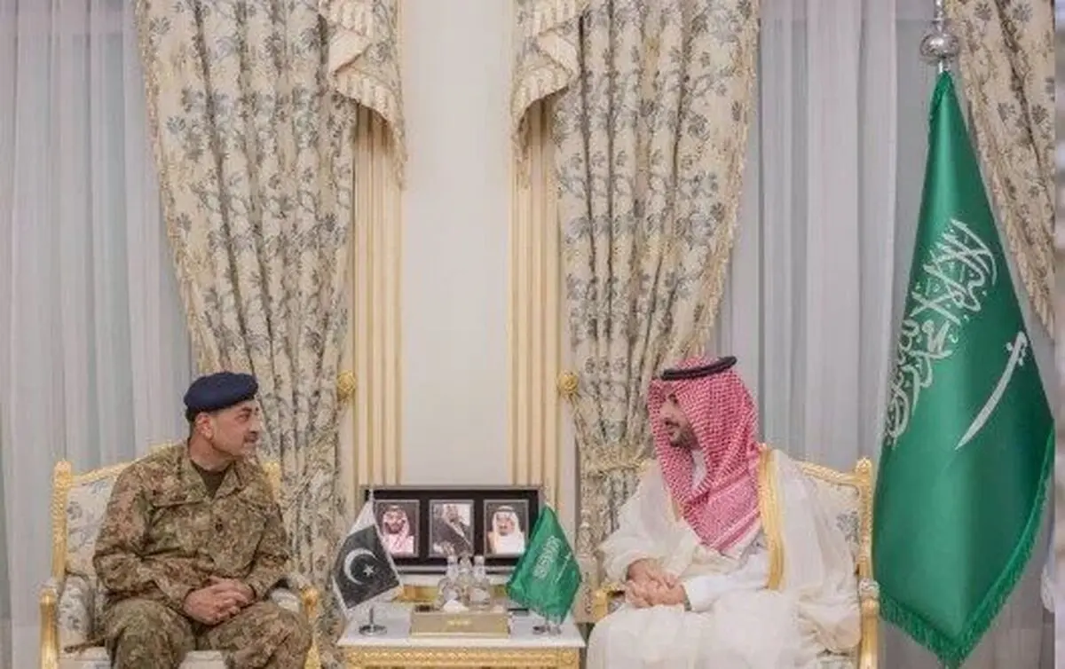 دیدار فیلد مارشال عاصم منیر و وزیر دفاع عربستان در ریاض/ پاکستان قصد مداخله در درگیری عربستان سعودی و یمن را دارد؟