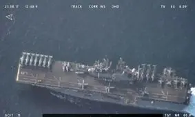 رصد ناوگروه آمریکا در تنگه هرمز و تمکین به اخطار سپاه 
