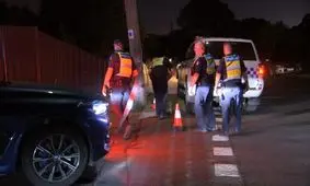 زن جوان پس از کشتن مادرش، با شلیک پلیس از پا درآمد