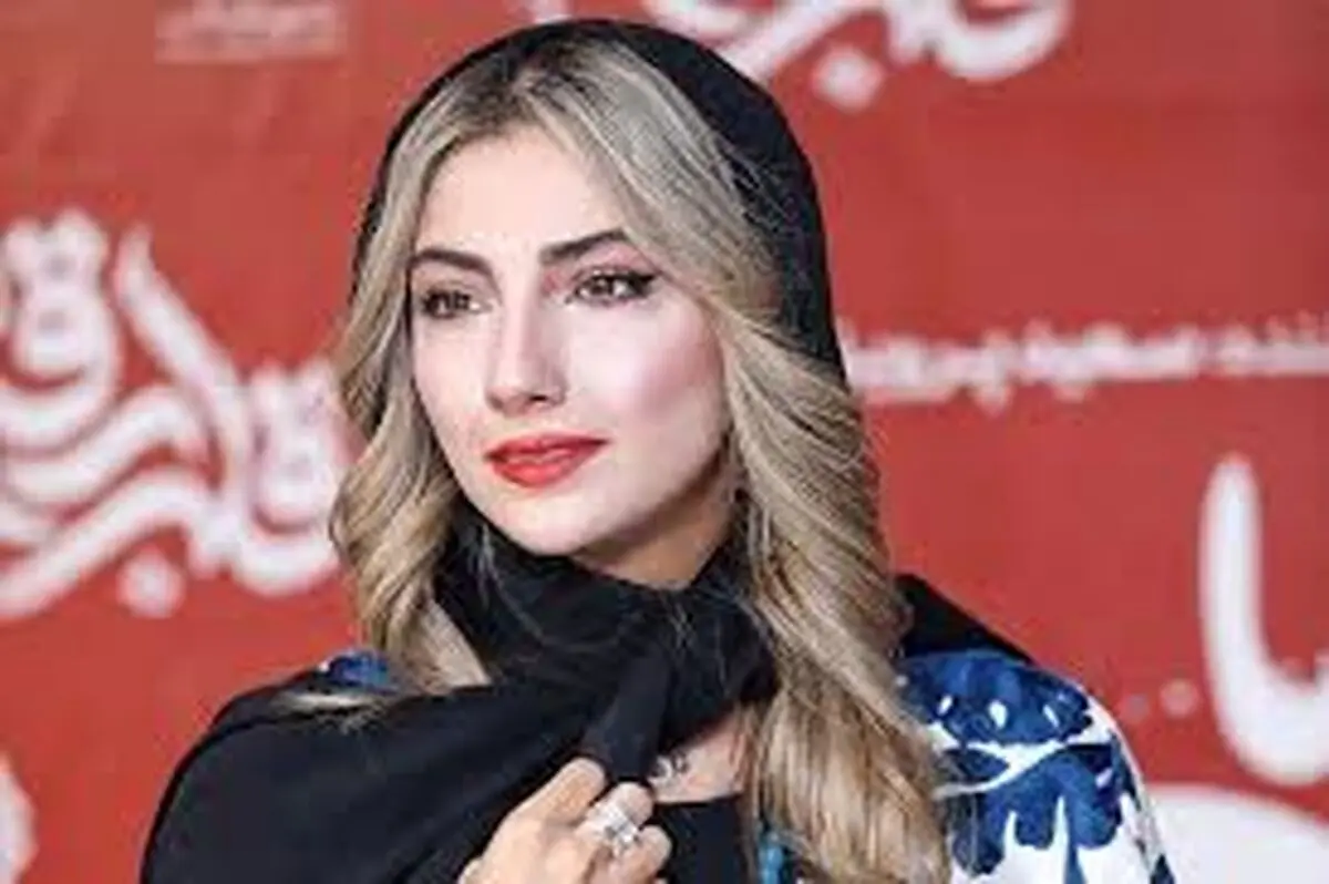 سفر در زمان؛ تیپ و چهرۀ «محیا دهقانی» در مراسم اکران یک فیلم؛ سال 98 
