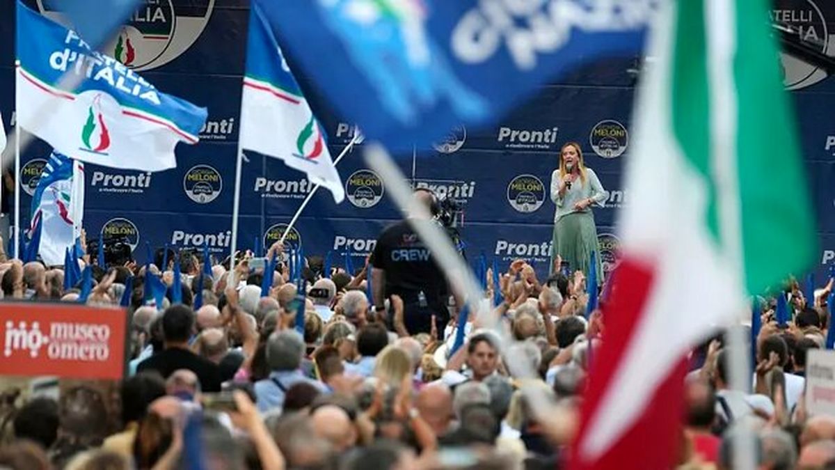 حرکت راست افراطی ایتالیا با شعار «خدا، کشور، خانواده» به سوی پیروزی